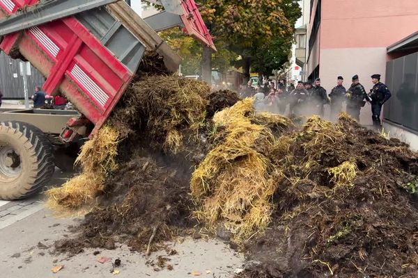 Le 21 octobre dernier, les agriculteurs avaient déjà montrer leur mécontentement à Strasbourg en déposant fumier et pneus devant des institutions