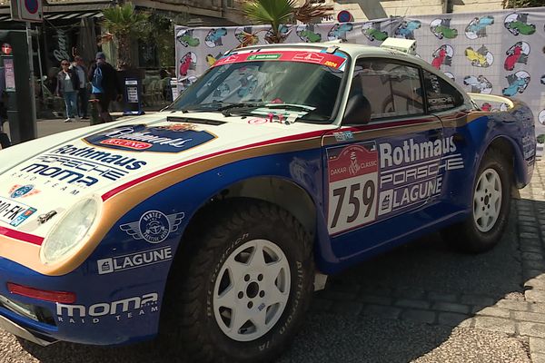 Un des véhicules exposés à l'occasion du Circuit des remparts d' Angoulême