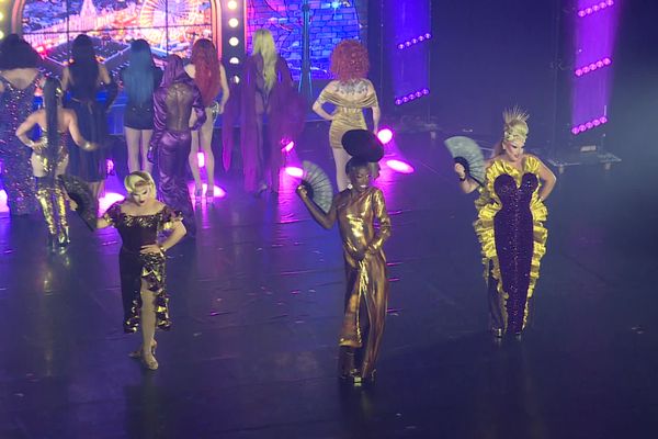 Les onze queens de la tournée Drag Race.