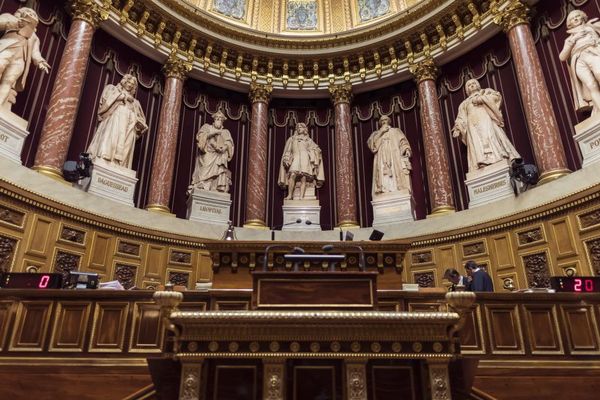 Photographie prise depuis l'hémicycle du Palais du Luxembourg où siègent les sénateurs.