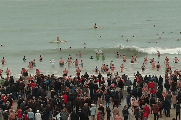 Dernier bain de l'année 2017 à Dinard (35)