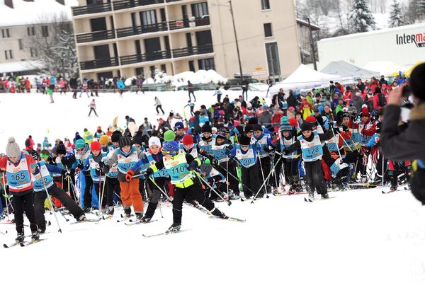 La Transjeune réunit chaque hiver des milliers de scolaires dans le Haut-Jura.