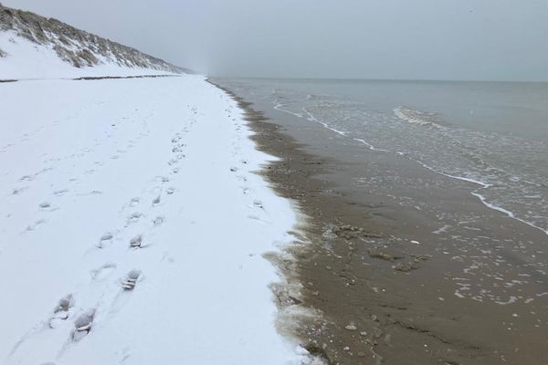 La neige d'un côté, la mer de l'autre.