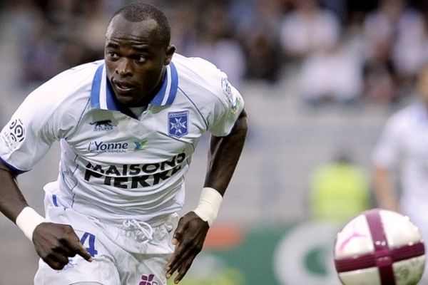 L'AC Ajaccio s'offre l'attaquant auxerrois Dennis Oliech 