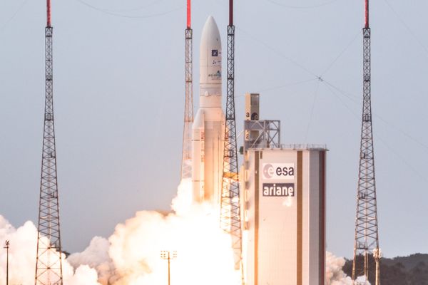 Ariane a placé deux satellites sur orbite