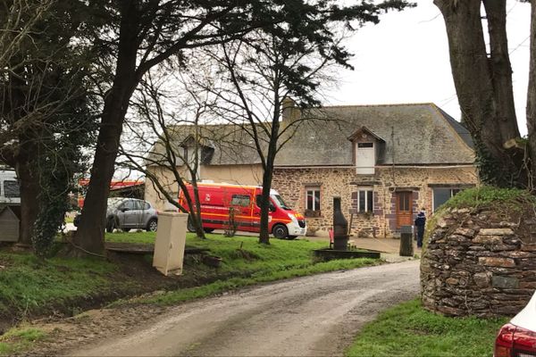 Un périmètre de sécurité a été mis en place à Essé, autour de la propriété qui abrite un bâtiment agricole touché par une explosion