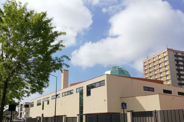 Une décennie de travaux a été nécessaire avant l’inauguration officielle de la grande mosquée de Saint-Denis, rue Henri-Barbusse.