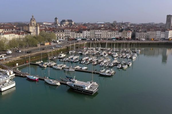 Le port de La Rochelle est équipé d'un barrage anti-inondation.