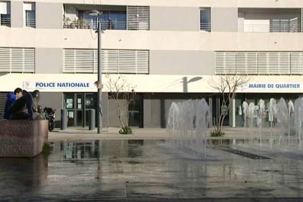 Béziers (Hérault) - la mairie de quartier et la police nationale - 2014.