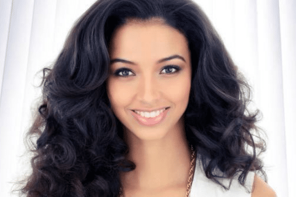 Flora Coquerel 5e du concours Miss Univers 2015