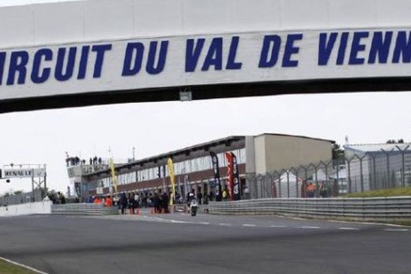 Le circuit du Val de Vienne accueille de très nombreux pilotes dans le cadre d'essais privés.