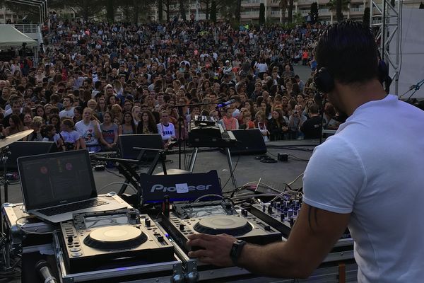 Le Kiss FM Live, premier concert gratuit de l'été sur la Côte d'Azur.