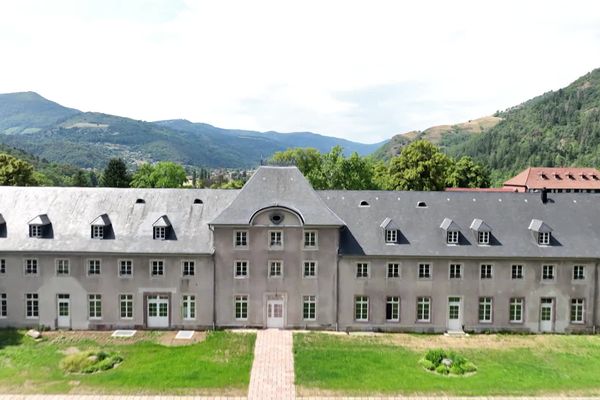 Le château de Wesserling date du 18e siècle. Ce monument historique a fermé ses portes, il y a 21 ans, avant sa cure de jouvence qui s'est terminée en avril 2024.