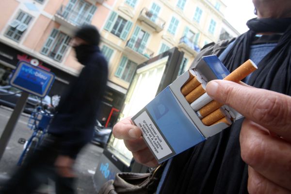 "8 cancers du poumon sur 10 sont liés au tabac", indique le ministre de la Santé de Monaco.