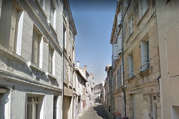 La rue Mellaise, dans le centre-ville de Niort, a été le théâtre d'un drame dimanche 9 septembre en fin d'après-midi.