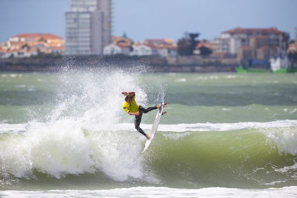 Le surfer Kauli Vaast aux Sables-d'Olonne