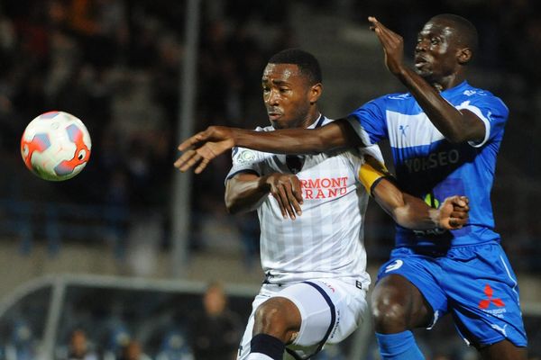 Ligue 2, 9ème journée, 25 septembre 2015 : Niort et le Clermont Foot ont fait match nul 1-1.