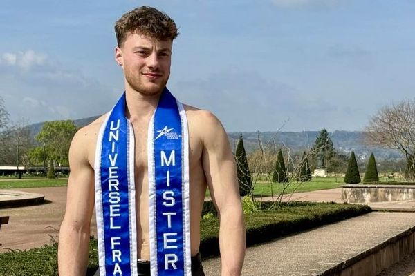 Mathieu Testa, âgé de 23 ans et originaire de Mont-Saint-Martin en Moselle a été élu Mister Universel France 2024.