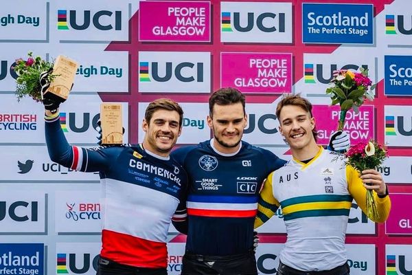 Jérémy Rencurel, sur la plus haute marche du podium à Glasgow.