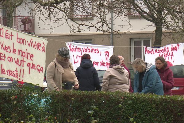 Mobilisation des riverains du square Yves Le Moine, dans le quartier Villejean à Rennes, le samedi 30 novembre 2024.