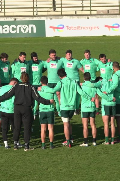 La section sur son terrain à l'entraînement à Pau.