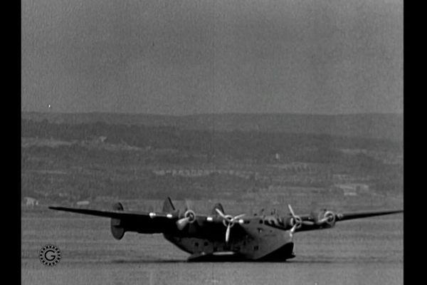 Avion de la première liaison postale aérienne entre la France et les Etats-Unis.