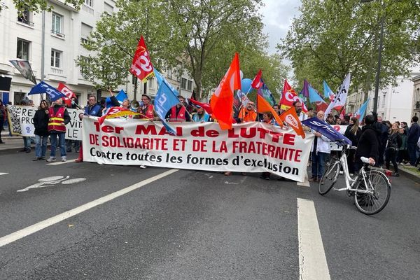 Le Premier-mai à Tours (Indre-et-Loire) aurait rassemblé plus de 10 000 personnes.