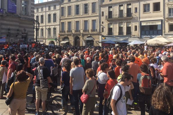 Près de 2 000 personnes se sont rassemblées place de la Comédie à Montpellier pour montrer leur soutien à l'Aquarius - 6 octobre 2018