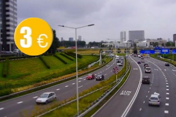 A Rotterdam, certains autombilistes sont payés 3€ s'ils évitent certains tronçons d'autoroute à certaines heures.