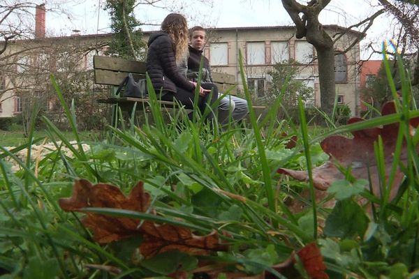 Trop souvent déçues, les familles attendent aujourd'hui des actes concrets.