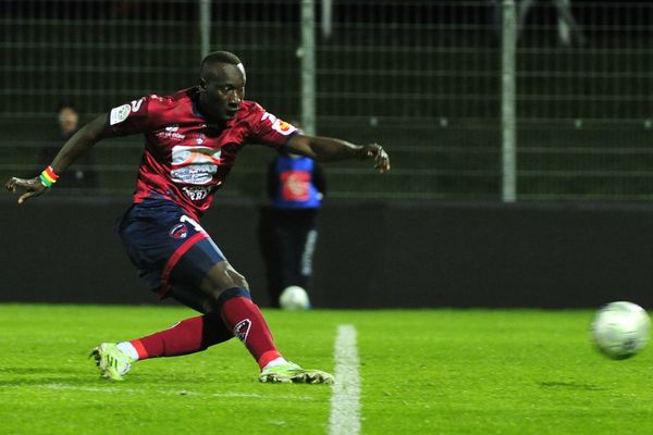 Famara Diedhiou, l'attaquant sénégalais du Clermont Foot, a marqué de son empreinte le début de saison en Ligue 2.