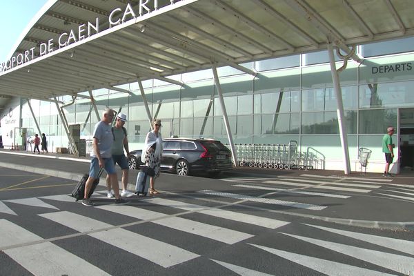 L'aéroport de Caen-Carpiquet a vu passer des touristes mais aussi des chefs d'Etat, des célébrités et des vétérans de la Seconde guerre mondiale cet été, à l'occasion des commémorations du 80e anniversaire du Débarquement.