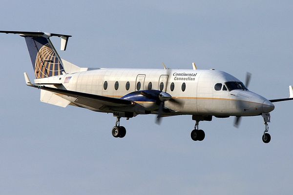 Un Beechcraft 1900. C'est un dans un avion de ce type que sont transportés les migrants.