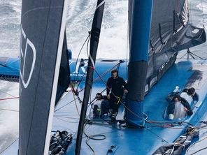 François Gabart a décidé de faire demi-tour dans sa seconde tentative de record du Trophée Jules Verne ces dernières semaines.