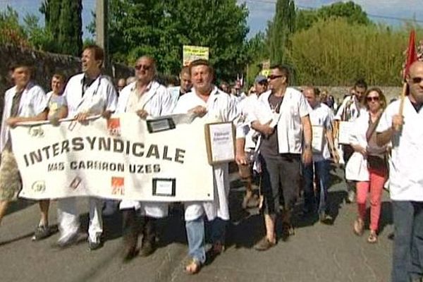 Uzès (Gard) - les salariés de l'hôpital psychiatrique du Mas Careiron manifestent- 10 juin 2015.