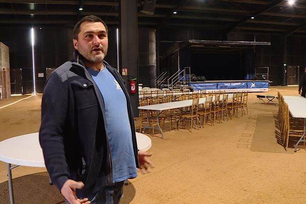 David Caumette compte bien continuer son cabaret malgré le refus de la mairie de Garrigues.