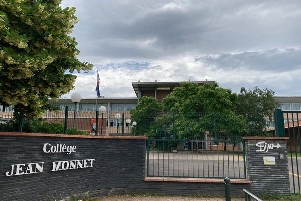 Le collège Jean Monnet de Castres où sept élèves ont été interpellés suite à une affaire de harcèlement scolaire.