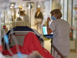 Les urgences de Laval délocalisées vers Angers, un "pansement sur une hémorragie"