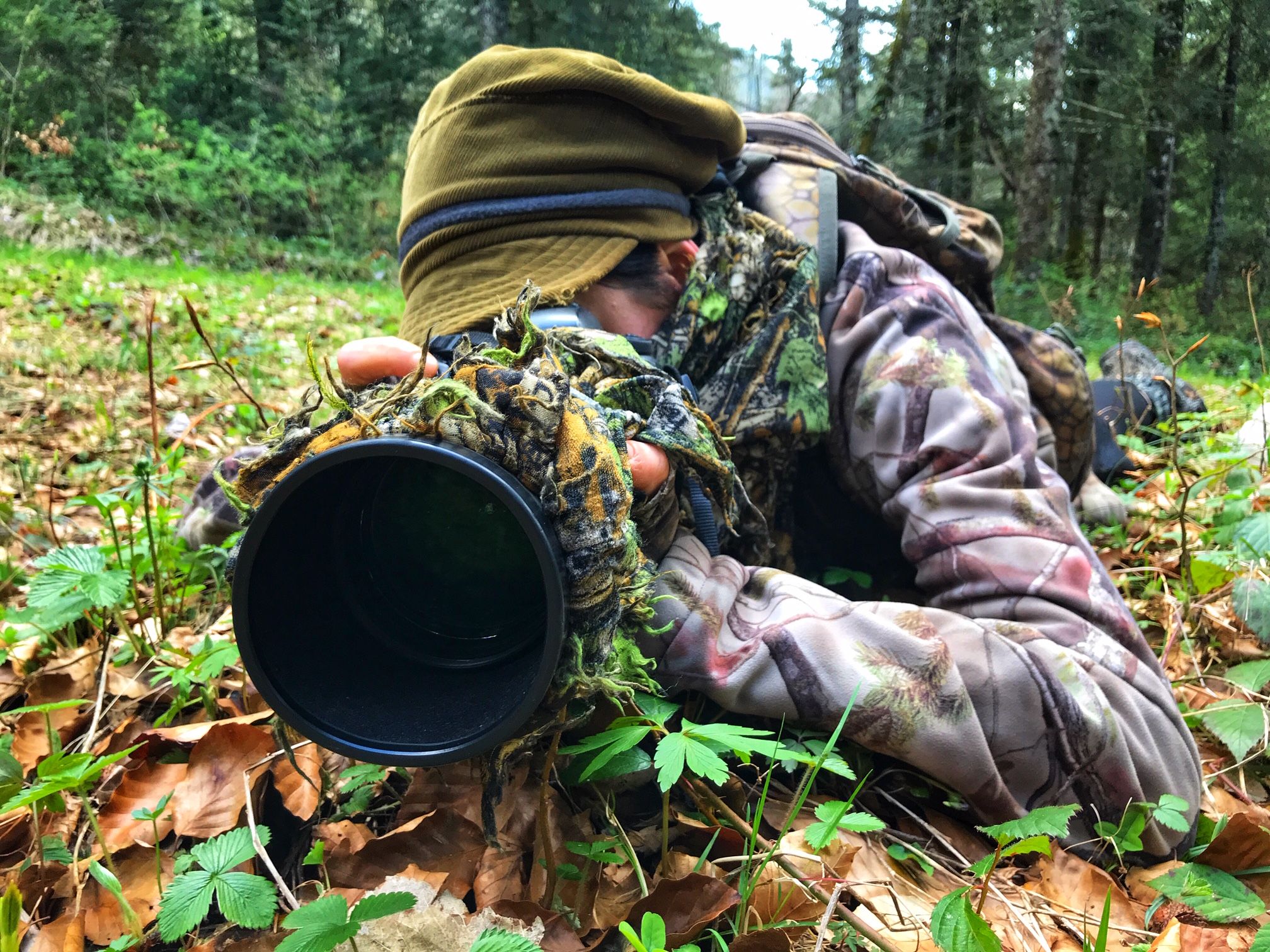 Pour cette photographe très discrète, se confondre avec la nature environnante est primordial pour observer la faune sauvage.