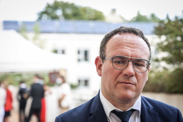 Damien Abad, accusé de viols, n'est plus ministre suite au remaniement du gouvernement le 4 juillet 2022.