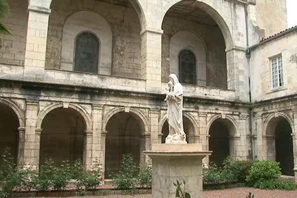 Le cloître de l'ancien couvent des Ursulines à La Rochelle