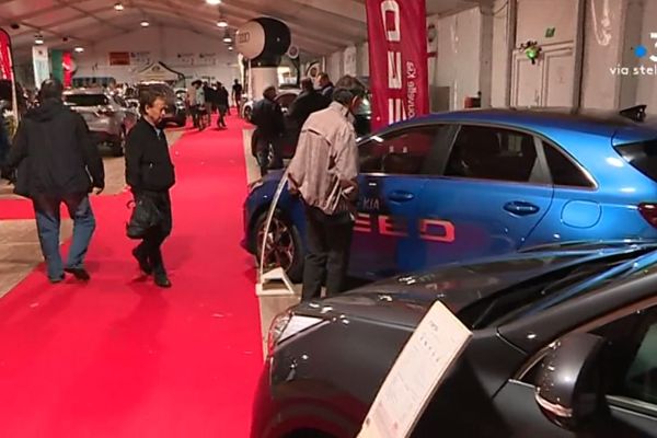 Au Salon de l'automobile à Bastia