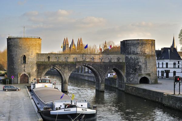 Le Pont des Trous sur l'Escaut à Tournai, en Belgique, en 2009.