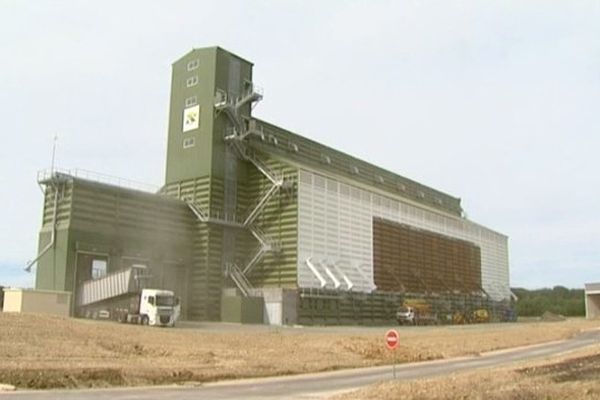 Le nouveau silo à Hautvillers-ouville dans la Somme