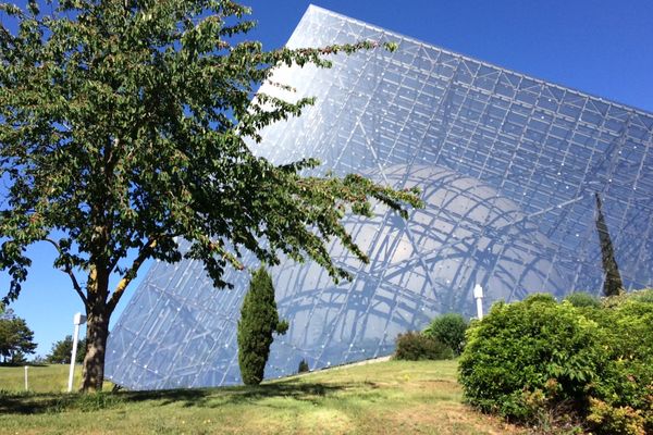 La société Dikéos est chargée, entre autres, de l'entretien des 60 hectares d'espaces verts et jardins du parc du Futuroscope