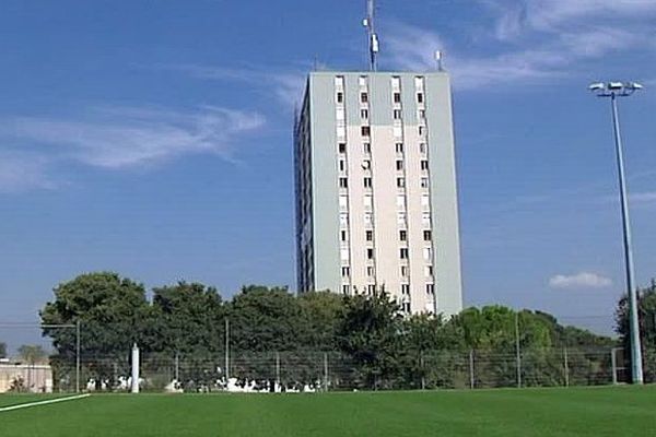 Montpellier - la tour d'Alembert, seule rescapée des 5 tours des Tritons - 13 septembre 2016.