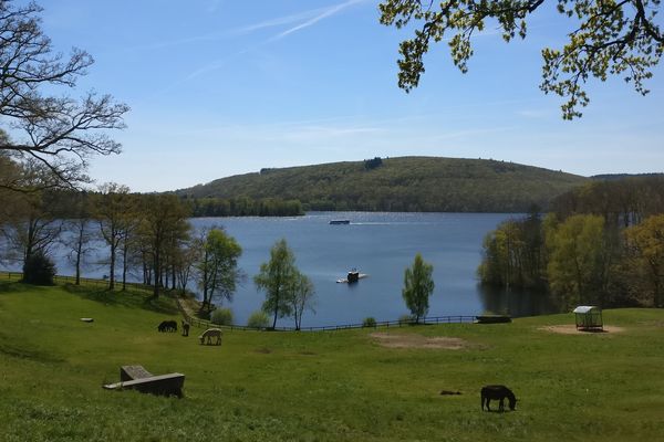 Le Limousin ne sait pas suffisamment se vendre par rapport à d’autres territoires : exemple le lac de Vassivière qui peine à attirer les touristes.