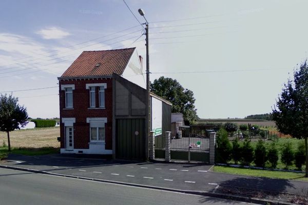 Une personne est décédée dans l'incendie de cette maison mercredi après midi à Quarouble