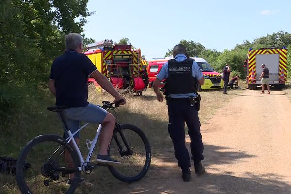 Le pilote a été transporté vers le CHU de Poitiers.