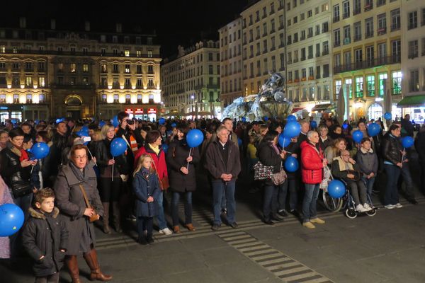 Plusieurs centaines de personnes mobilisées contre le cancer.